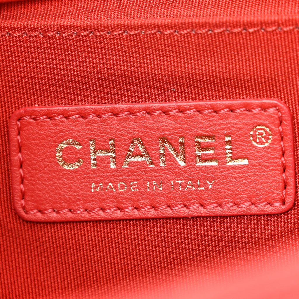 Caviar Chevron Quilted Medium Boy Flap Red