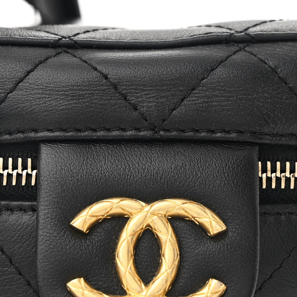 Calfskin Quilted Small Vanity Case With Chain Black