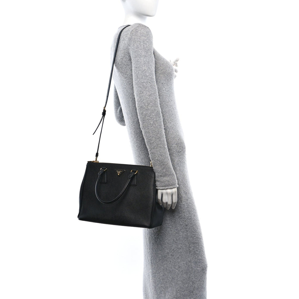 Saffiano Lux Large Galleria Double Zip Tote Black
