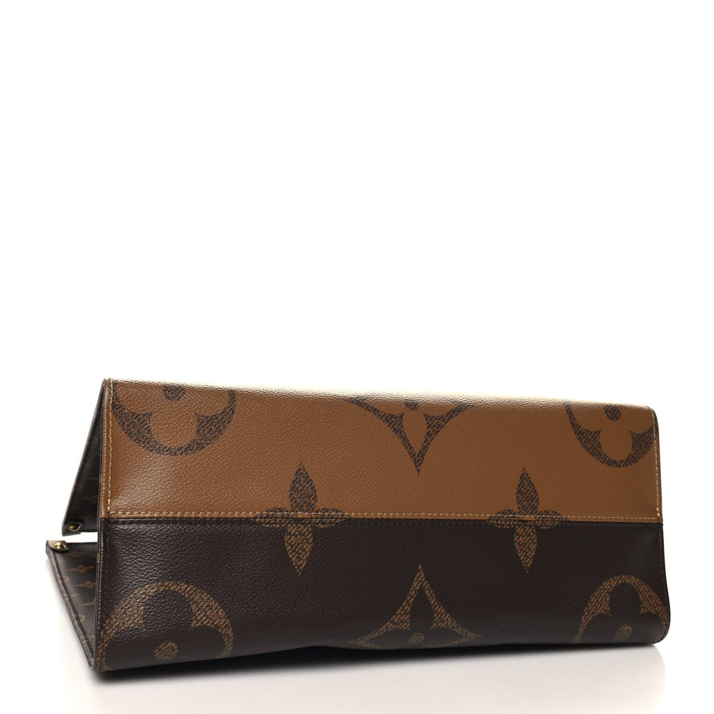 Reverse Monogram Giant Onthego MM