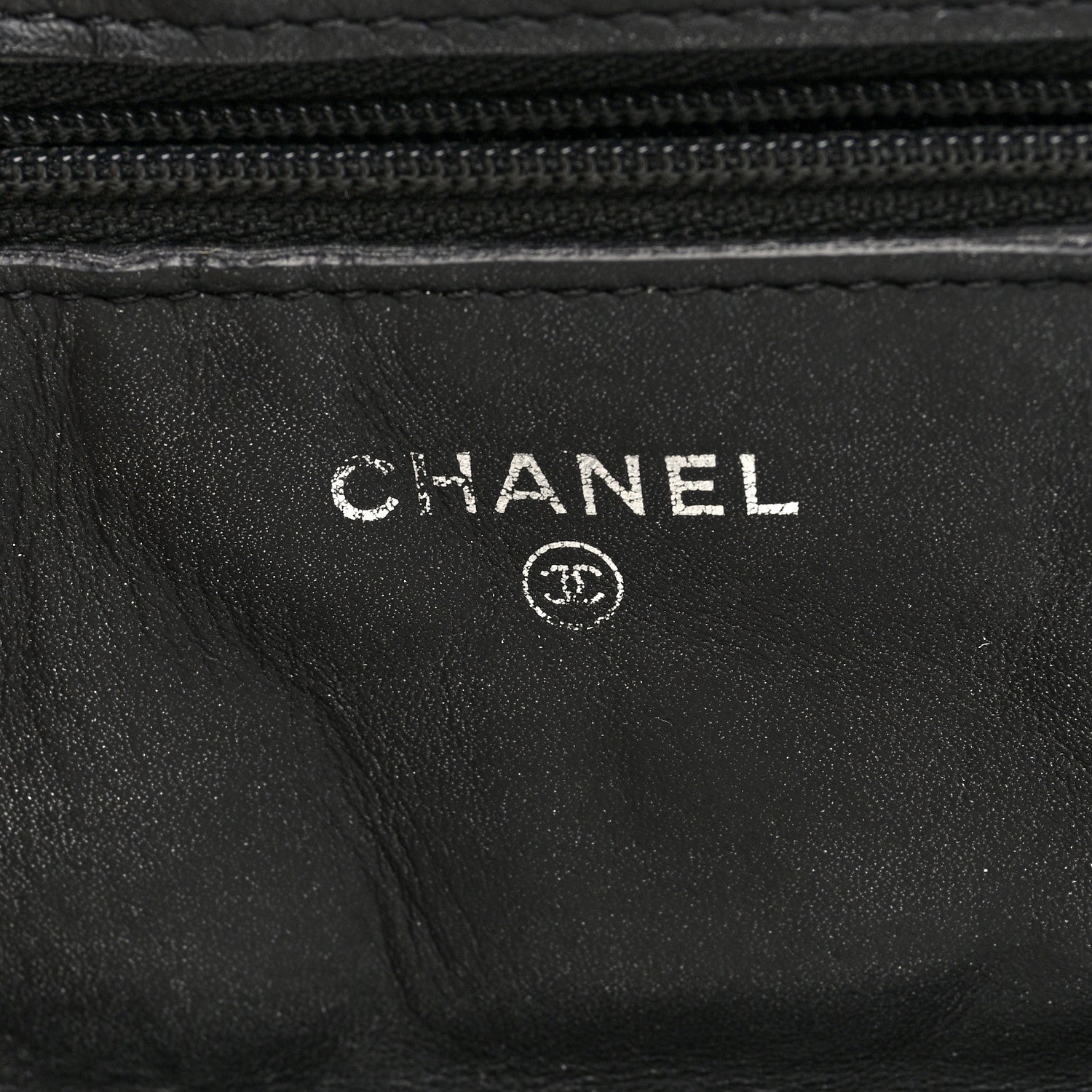 Patent Goatskin Quilted Paris Dallas Wallet On Chain WOC Black
