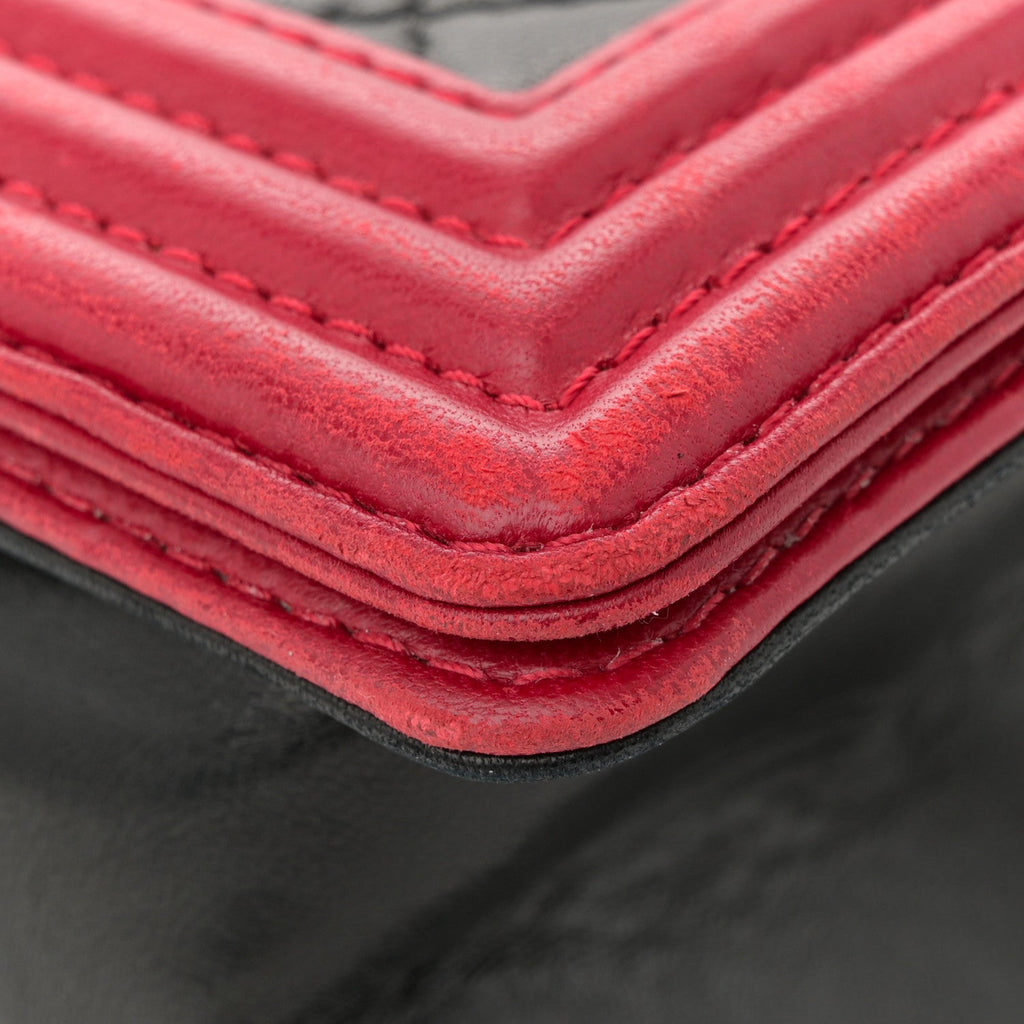 Lambskin Quilted Medium Boy Flap Black Red