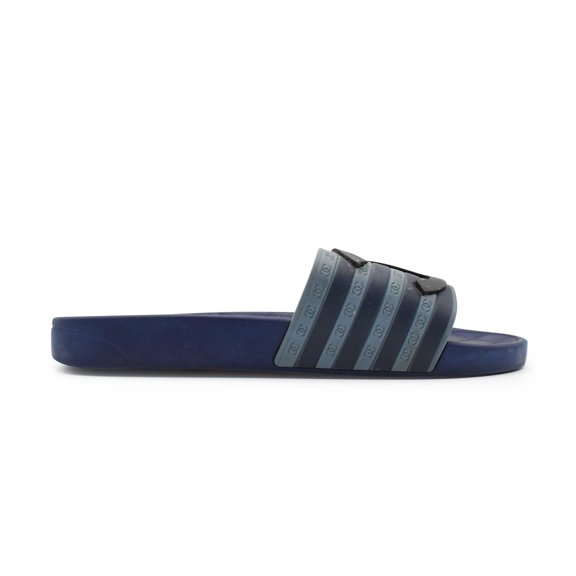 Chanel Pool Slides - Women's 38