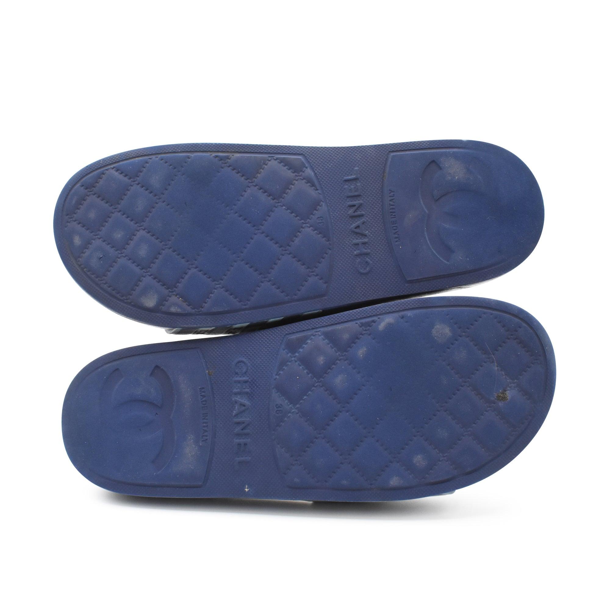 Chanel Pool Slides - Women's 38