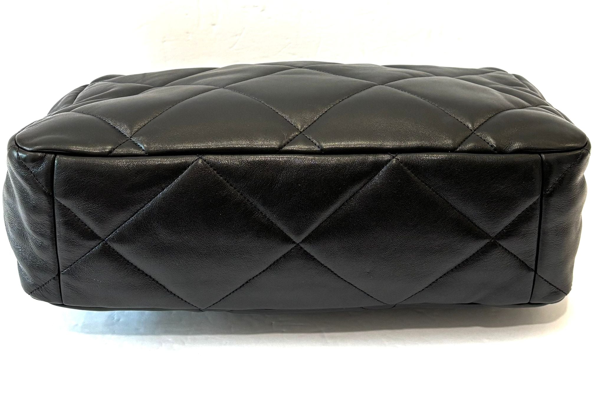 CHANEL QUILTED GOATSKIN MAXI CHANEL 19 FLAP BACK