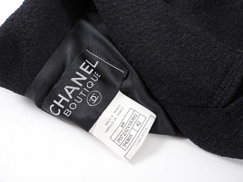 Chanel Vintage 97P Black Boucle Wool Classic CC Jacket - FR42 / 8 / 10