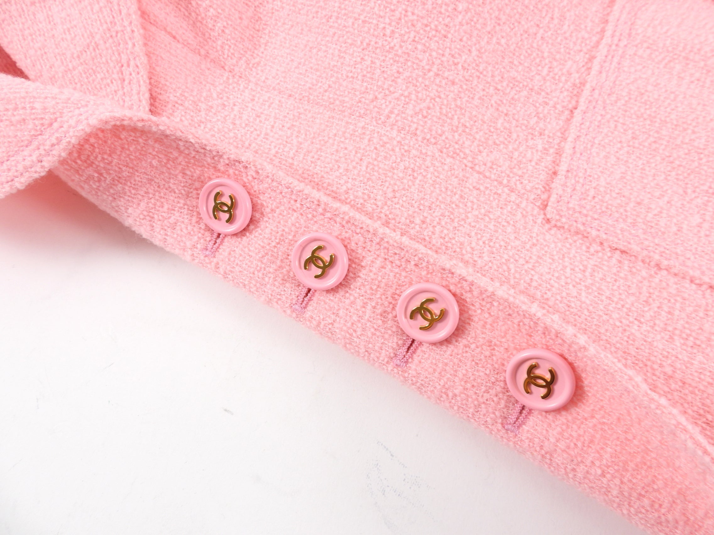 Chanel 97P Vintage Pink Boucle Wool Classic CC Button Jacket - FR42 / 8