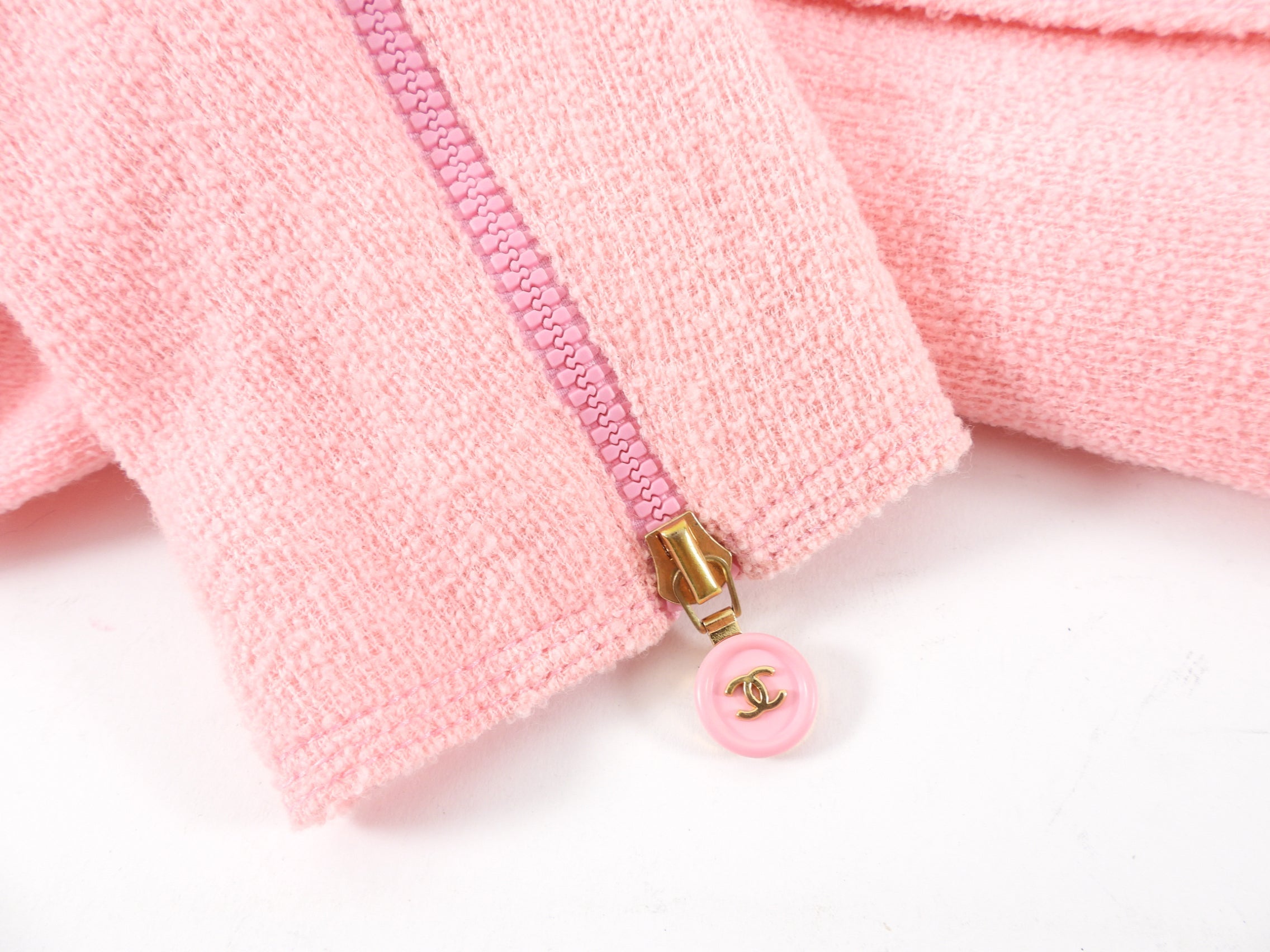 Chanel 97P Vintage Pink Boucle Wool Classic CC Button Jacket - FR42 / 8