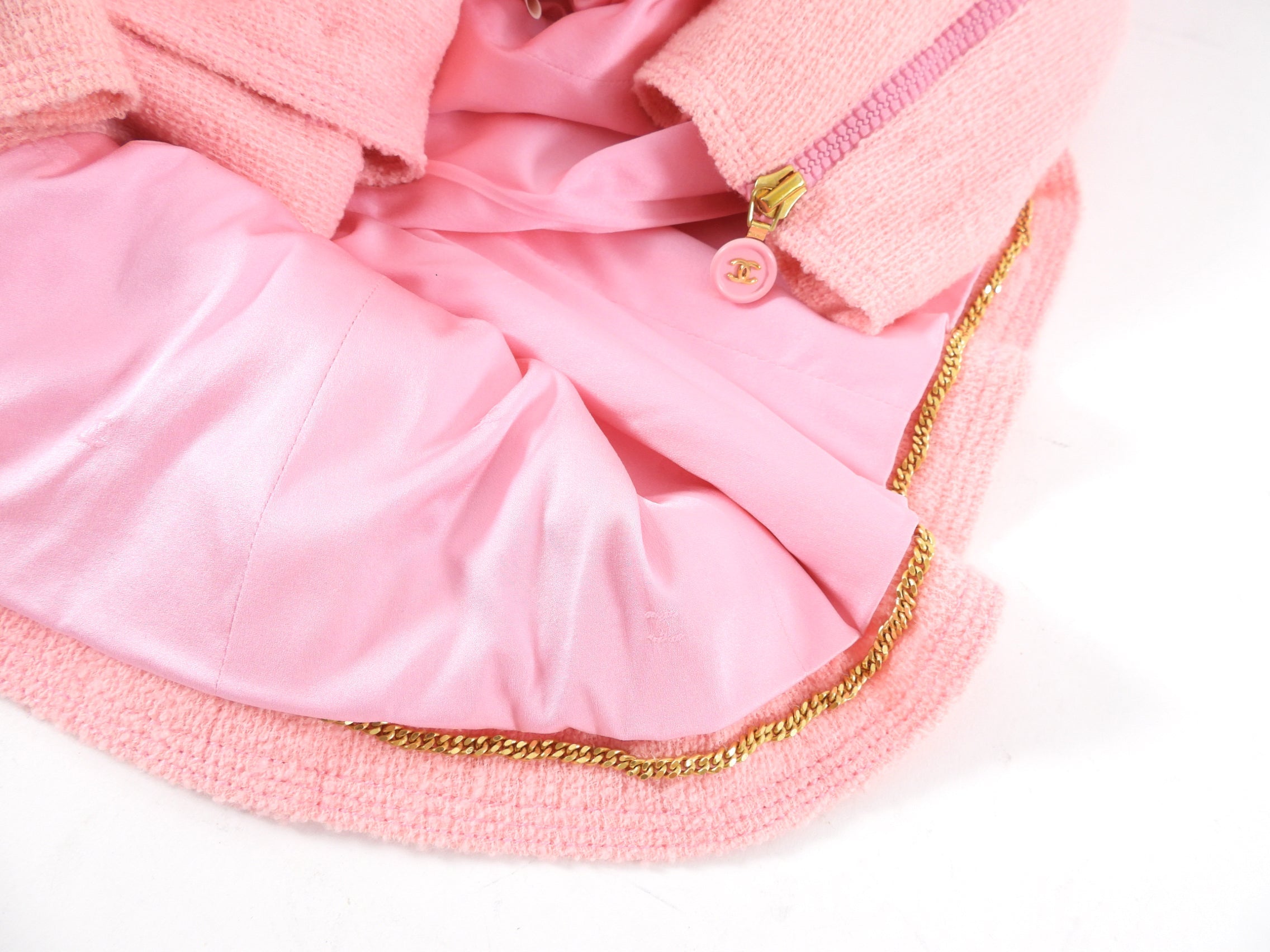 Chanel 97P Vintage Pink Boucle Wool Classic CC Button Jacket - FR42 / 8
