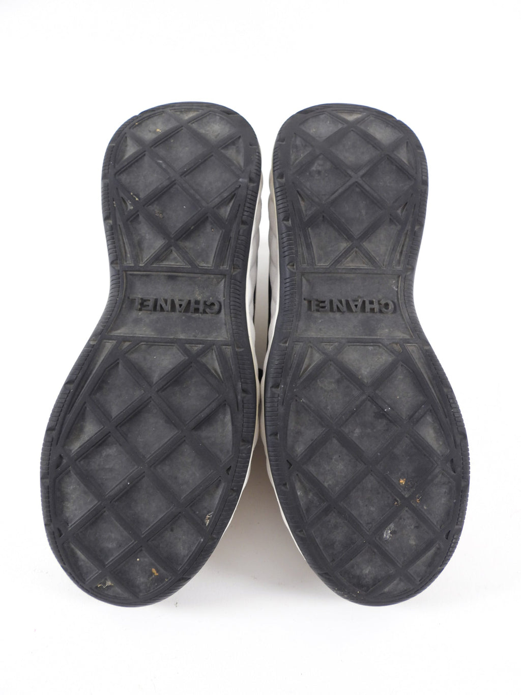 Chanel Interlocking CC Suede Logo Sneakers - 36