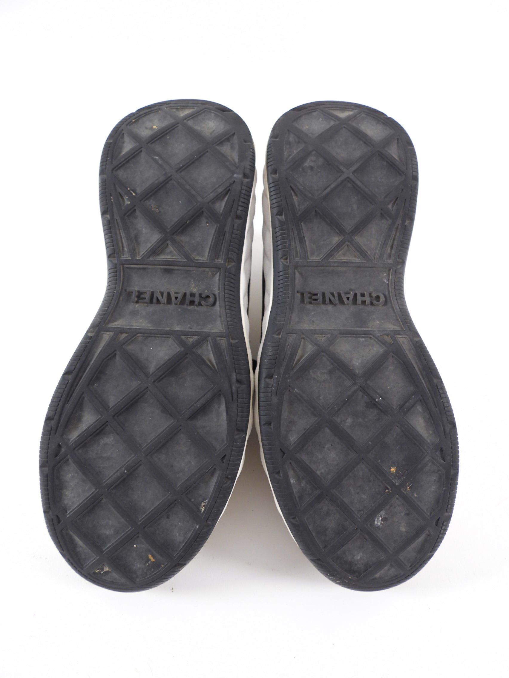 Chanel Interlocking CC Suede Logo Sneakers - 36