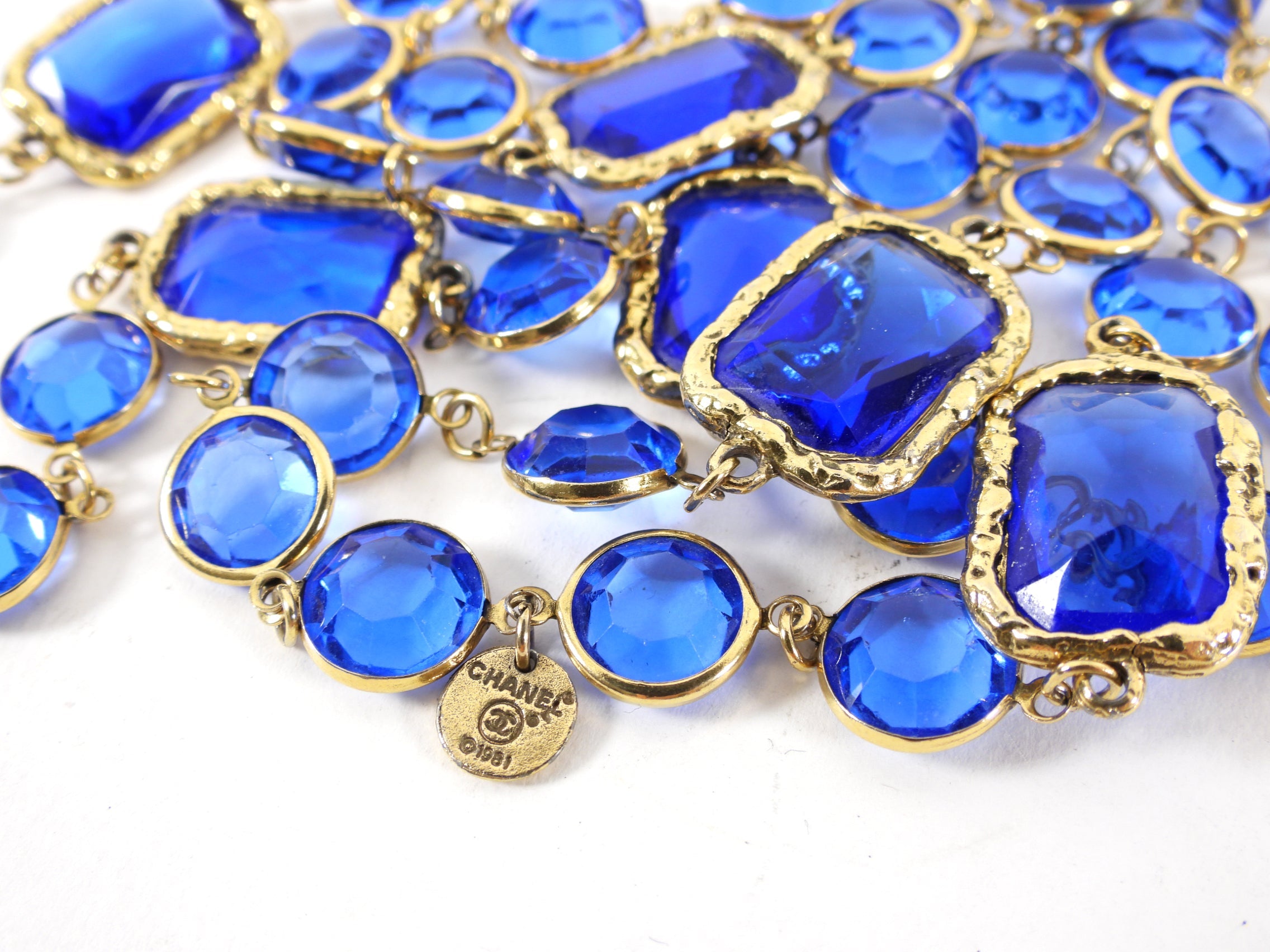 Chanel Vintage 1981 Blue Gripoix Glass Chicklet Sautoir Necklace