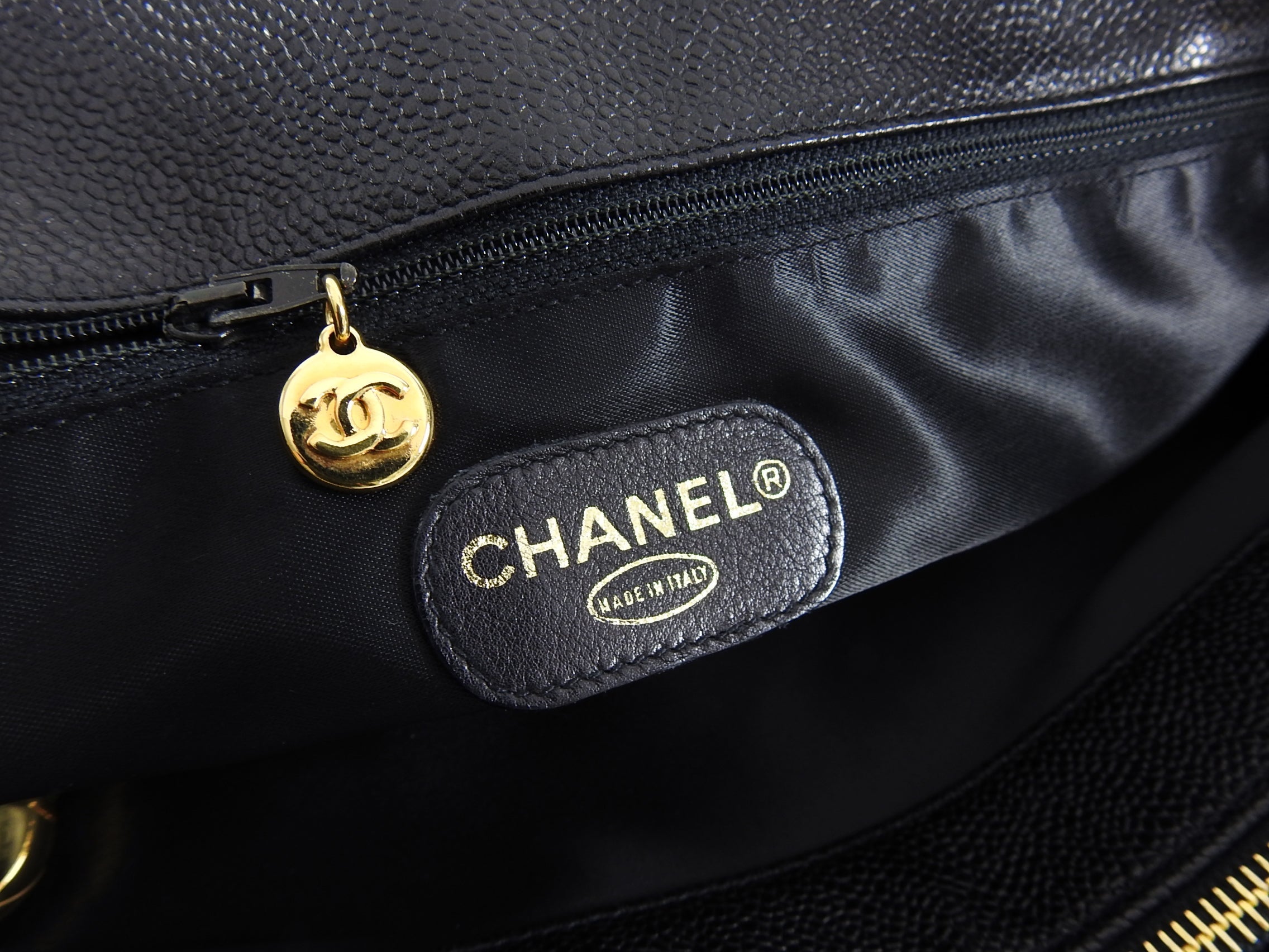 Chanel Vintage 1994 Large Caviar Leather CC Chain Tote Bag