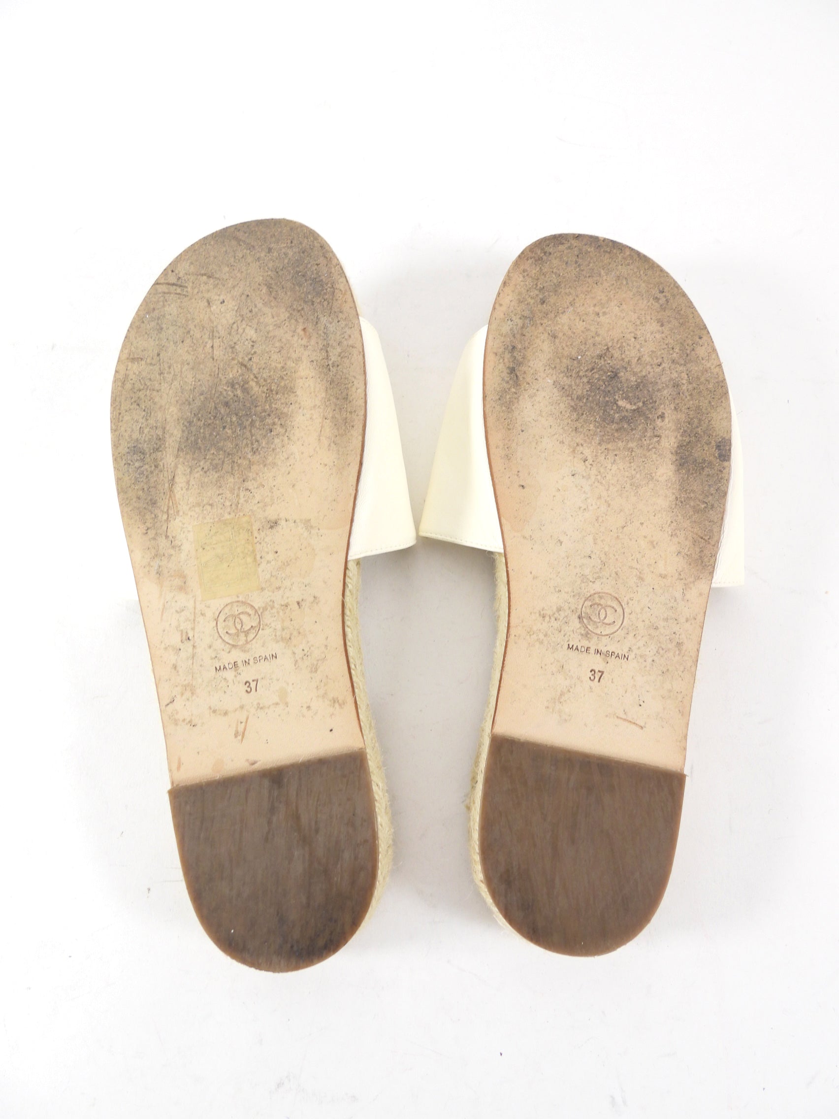 Chanel White Leather CC Flat Espadrille Slides - 37 / 7
