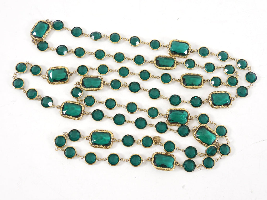 Chanel Vintage 1981 Emerald Green Gripoix Glass Chicklet Sautoir Necklace