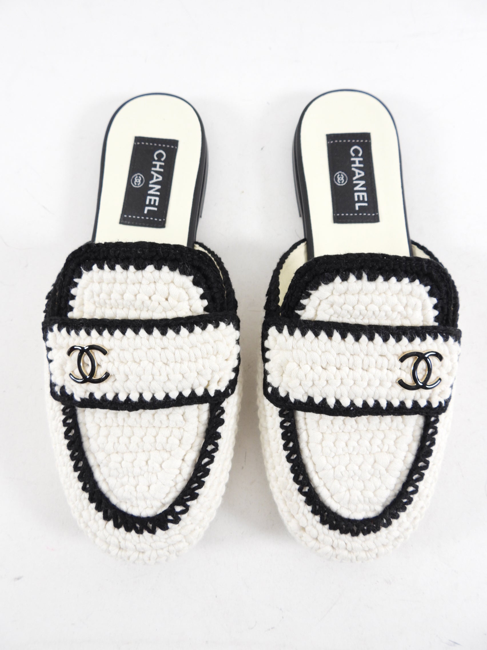 Chanel 2023 Black White Knit CC Logo Mules - 37
