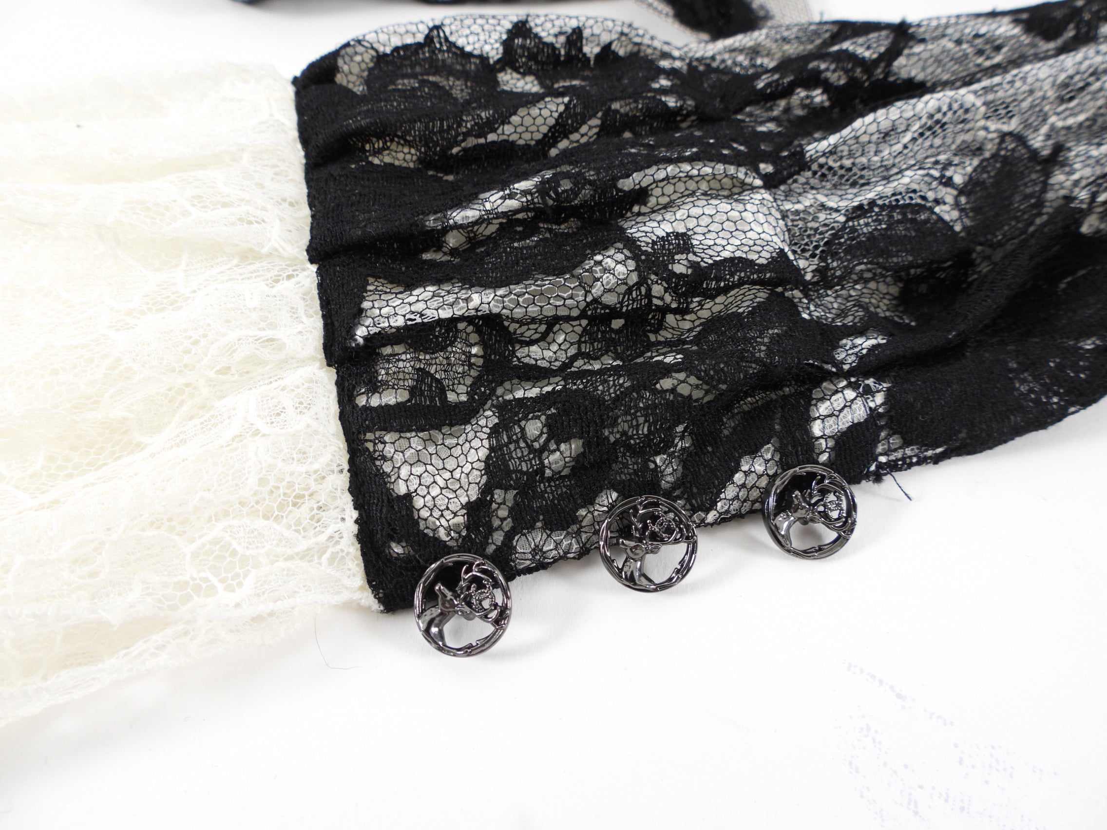 Chanel Pre-Fall 2015 Runway Black and White Lace Blouse - FR38 / S