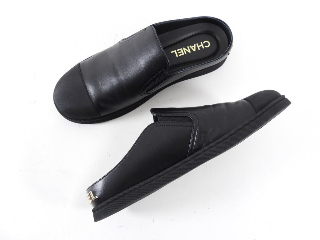 Chanel 2024 Black Leather Signature Logo Flat Mules - 36.5