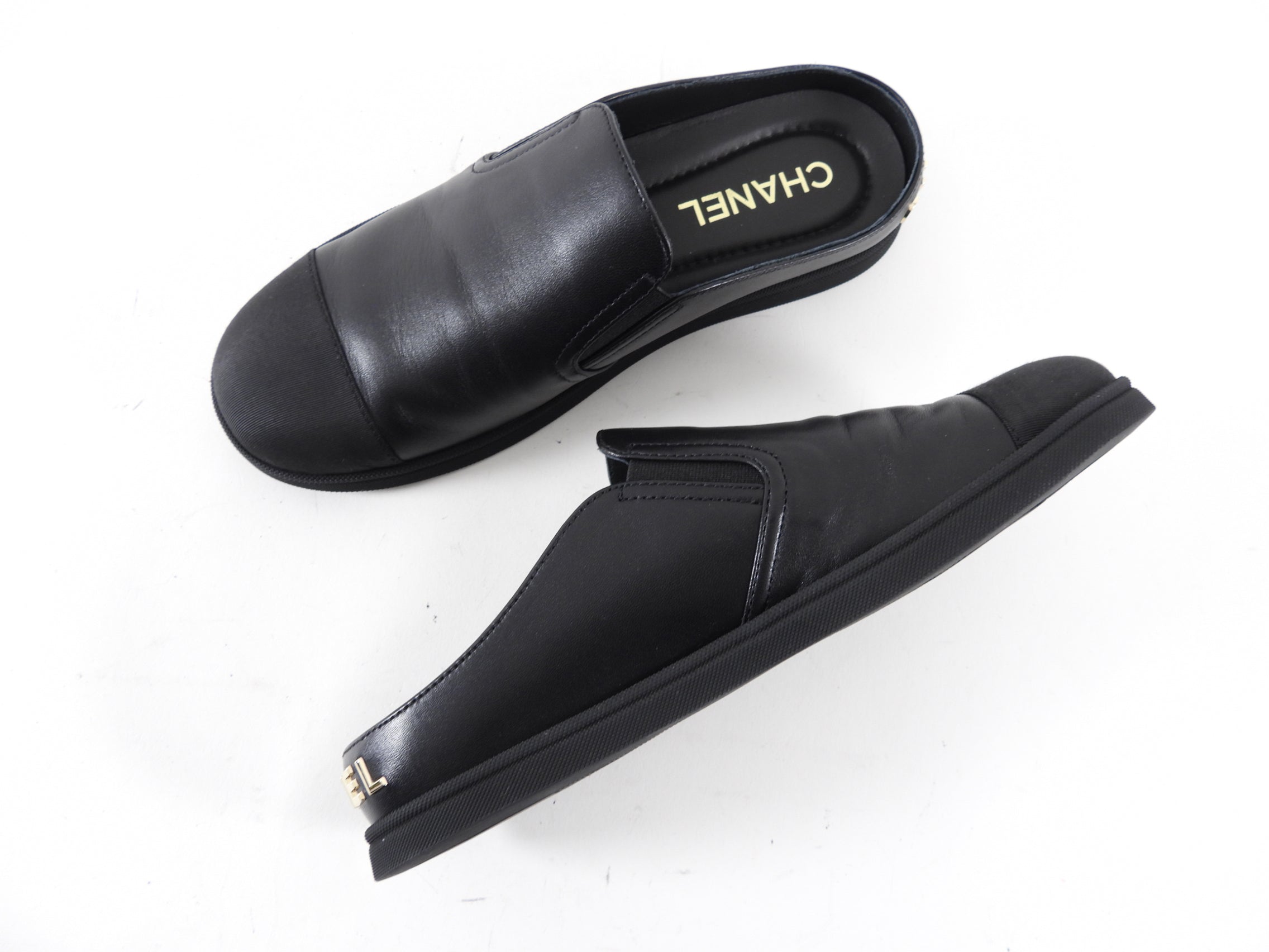 Chanel 2024 Black Leather Signature Logo Flat Mules - 36.5