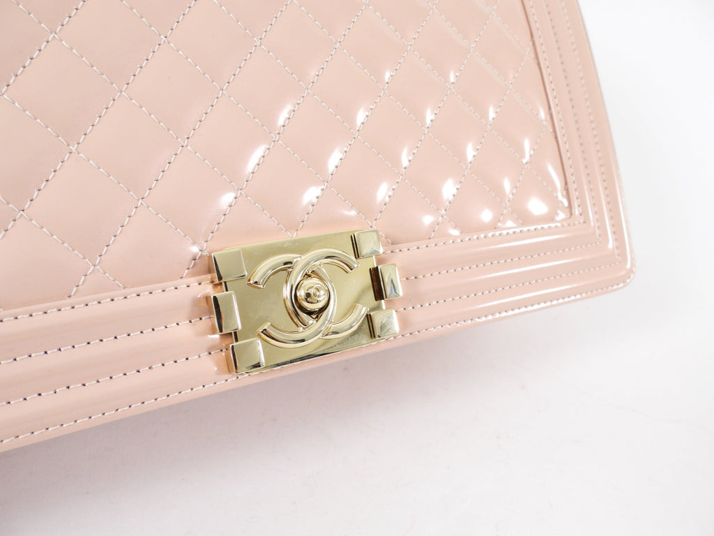 Chanel Iridescent Nude Pink Patent New-Medium Boy Bag GHW