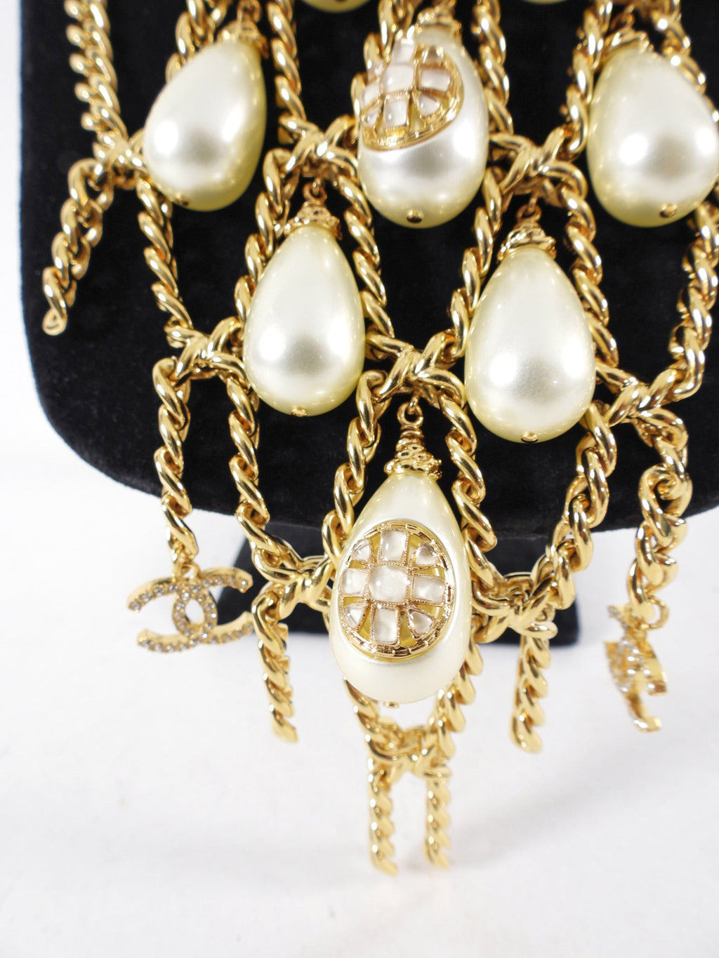 Chanel 20K Gold Chain and Teardrop Pearl Gripoix Bib Necklace