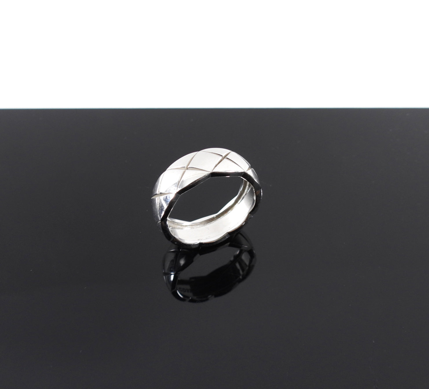 Chanel 18k White Gold Coco Crush Quilted Band Ring - 53 / 6.5