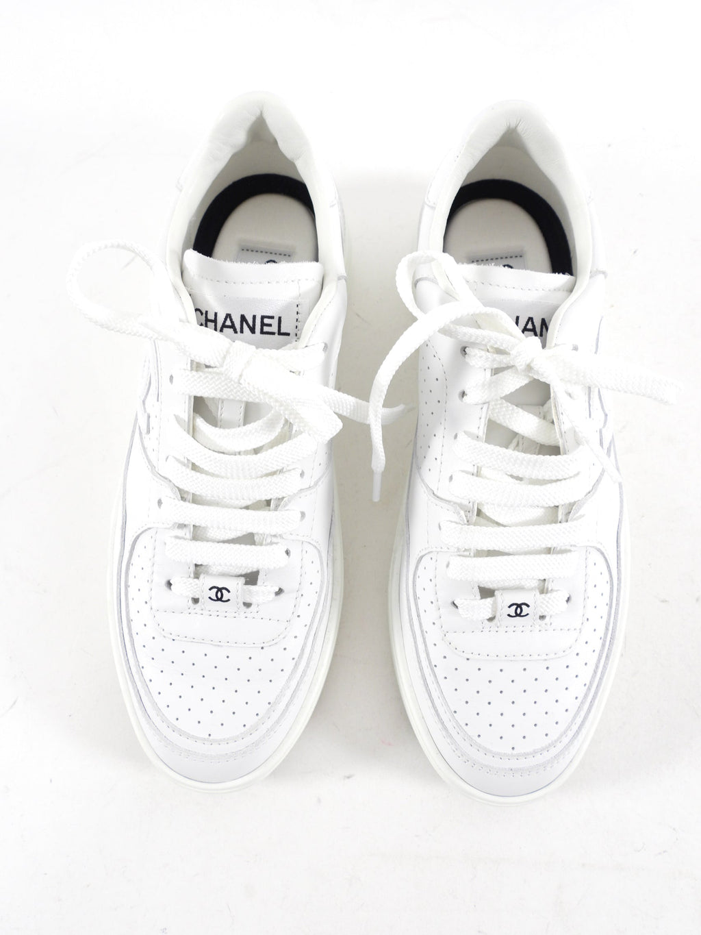 Chanel 23A White Leather Low Top CC Sneakers - 37.5 / 37