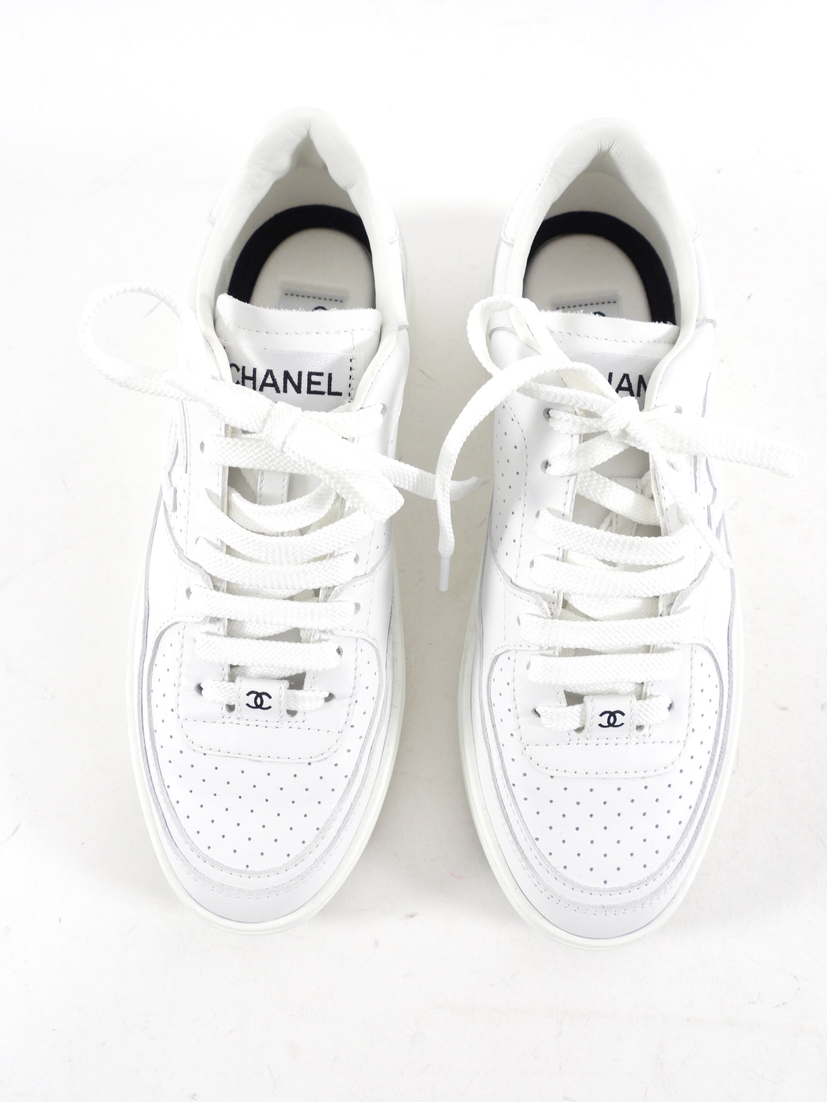 Chanel 23A White Leather Low Top CC Sneakers - 37.5 / 37