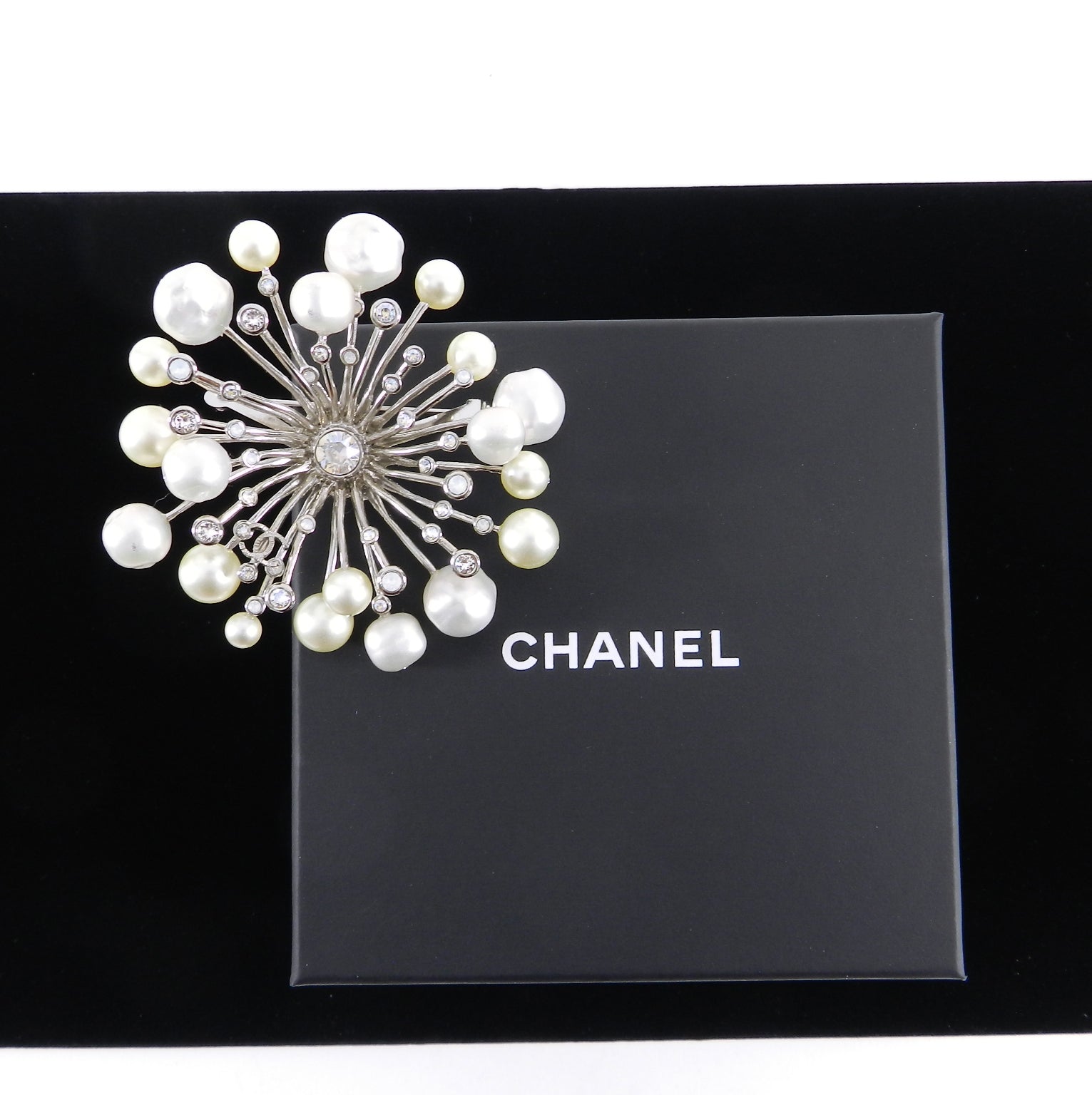 Chanel 17K Starburst Pearl CC Runway Brooch Pin
