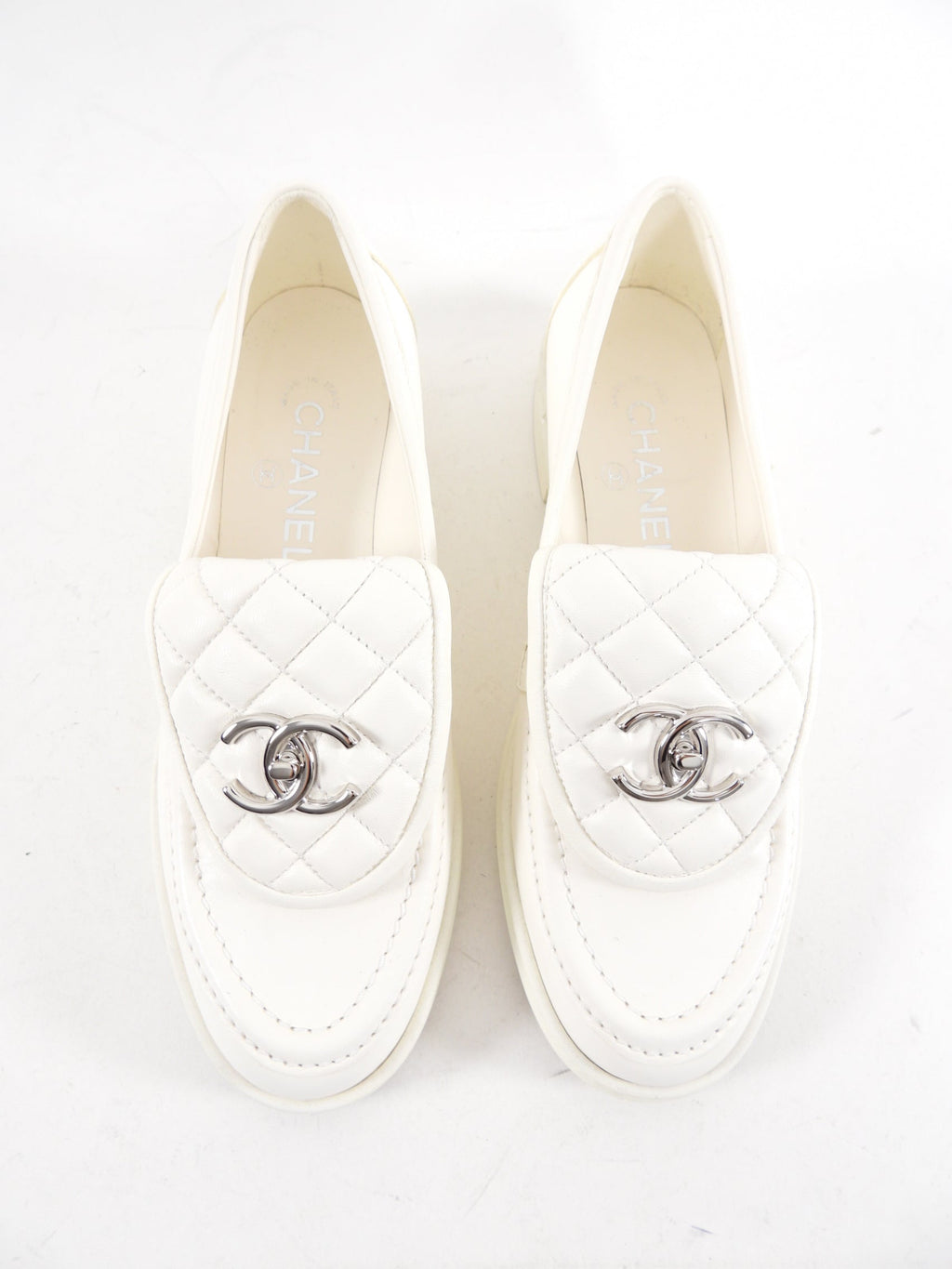Chanel 22P White Leather Quilted CC Turnlock Loafers - 37