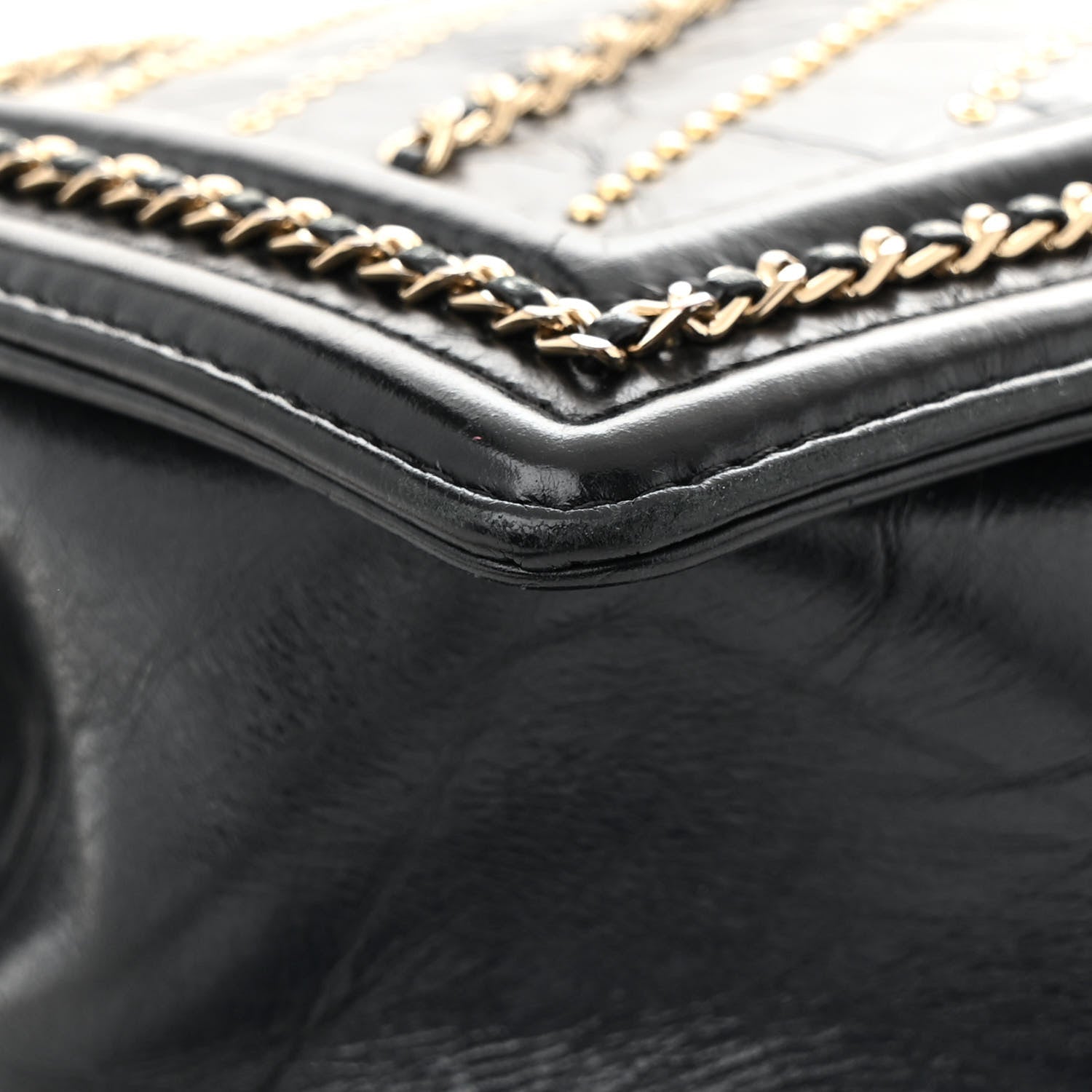 Crumpled Calfskin Chevron Chain Medium Boy Flap Black