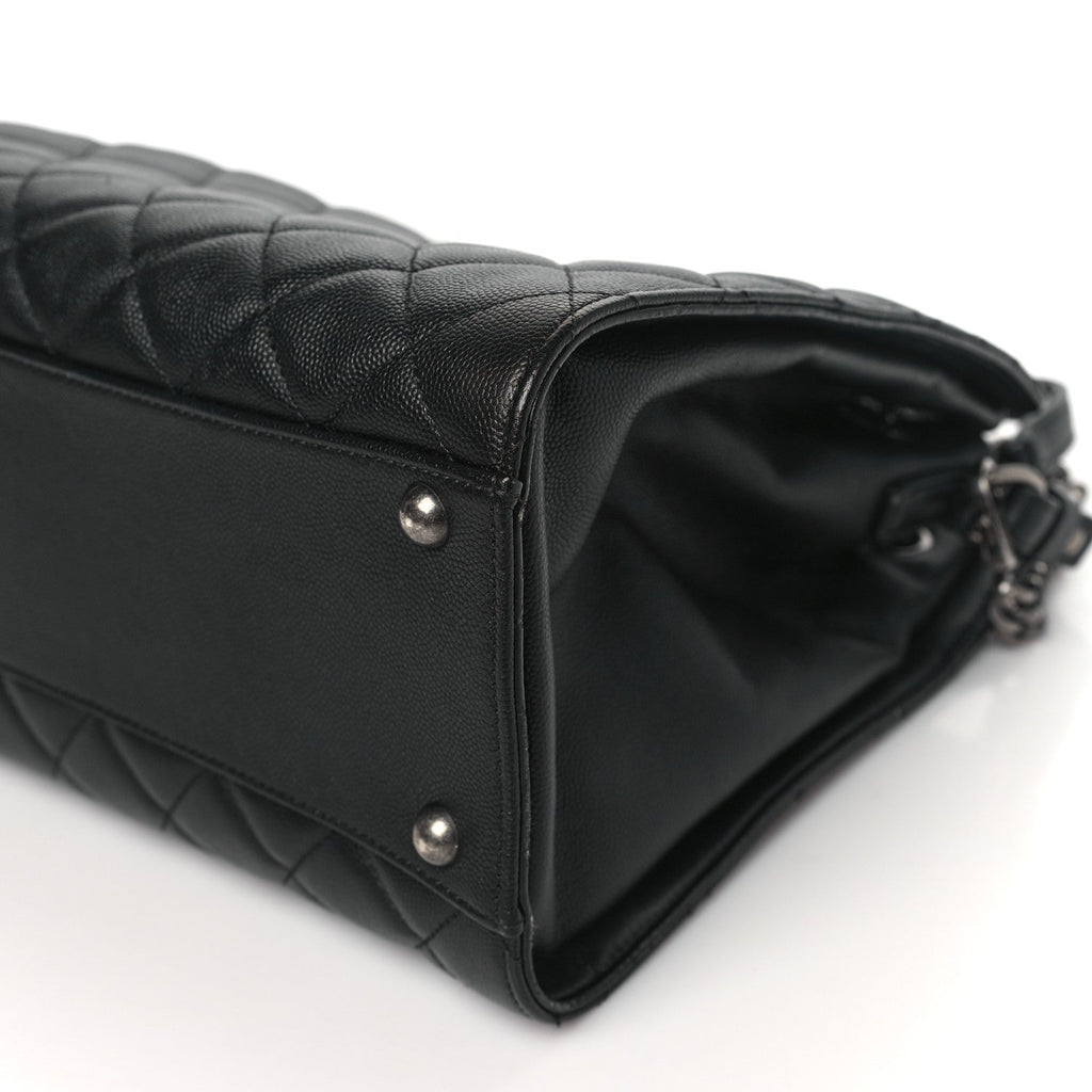 Caviar Quilted Medium CC Bucket Bag Black