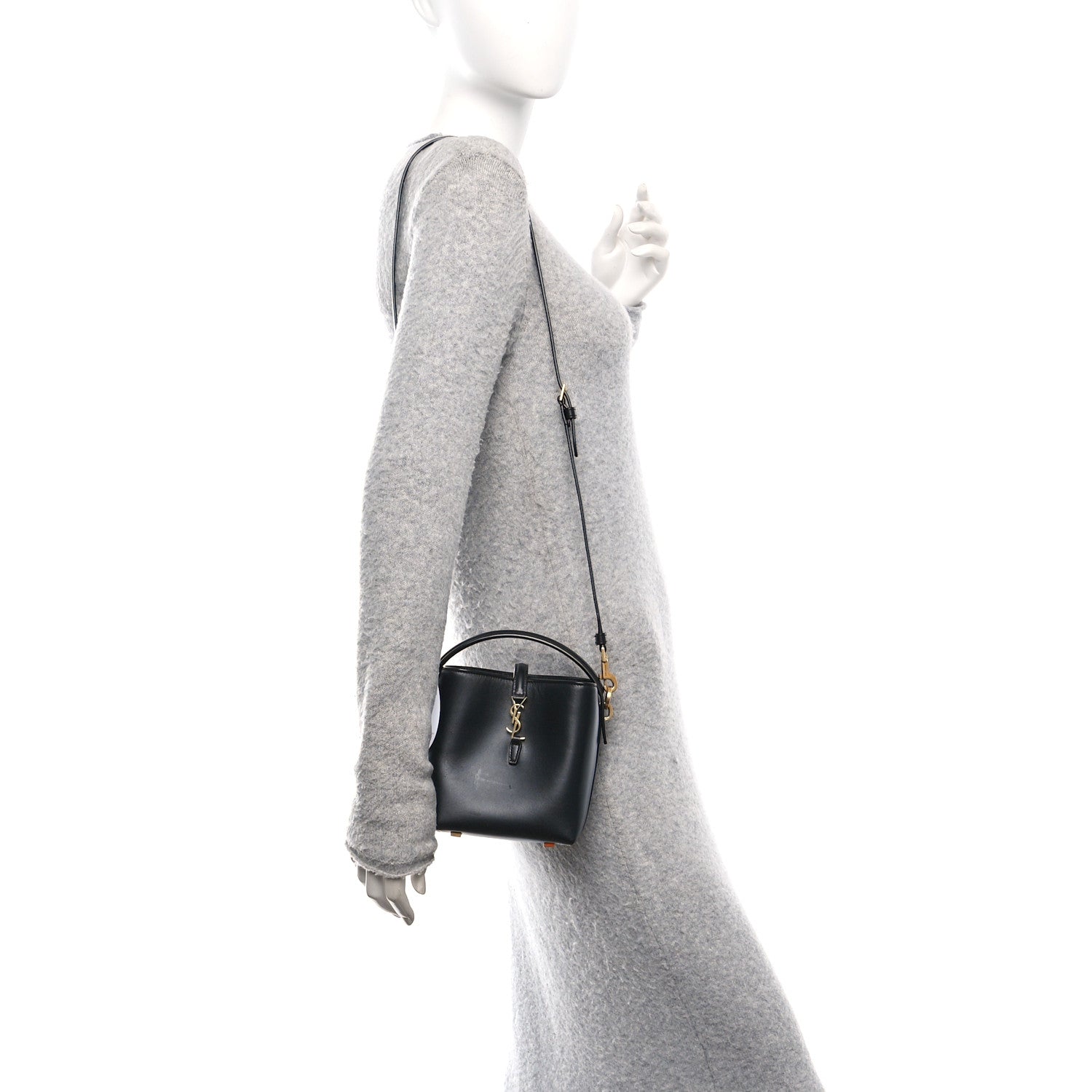 Shiny Calfskin Le 37 Mini Bucket Bag Black