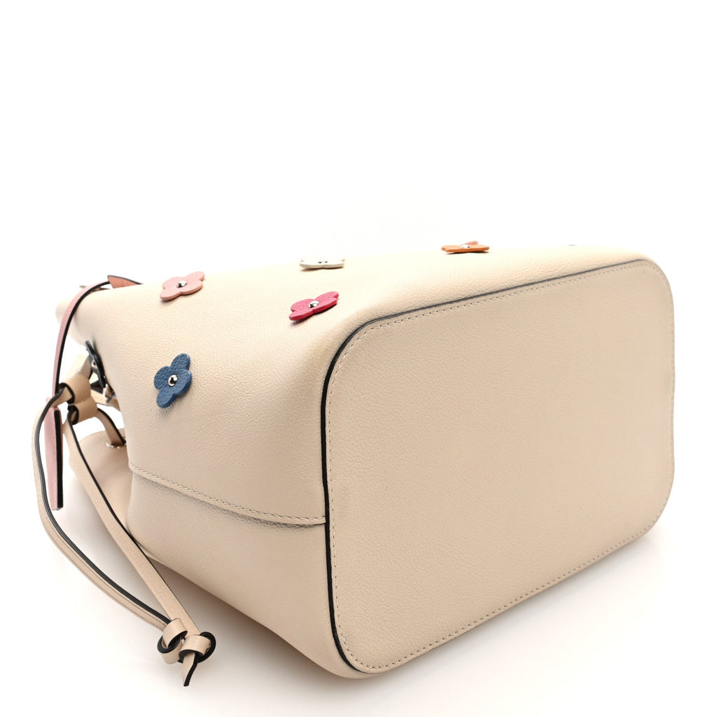 Calfskin Flowers Lockme Bucket Creme