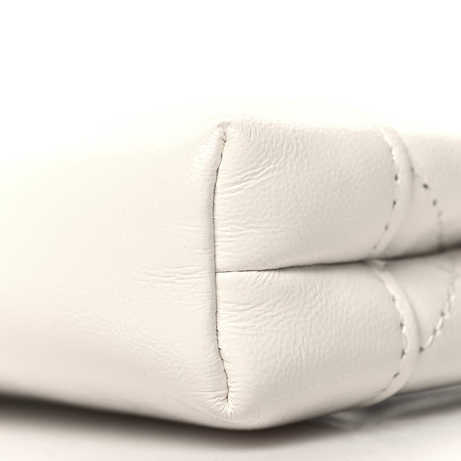 Shiny Lambskin Quilted Micro 31 Clutch With Chain White