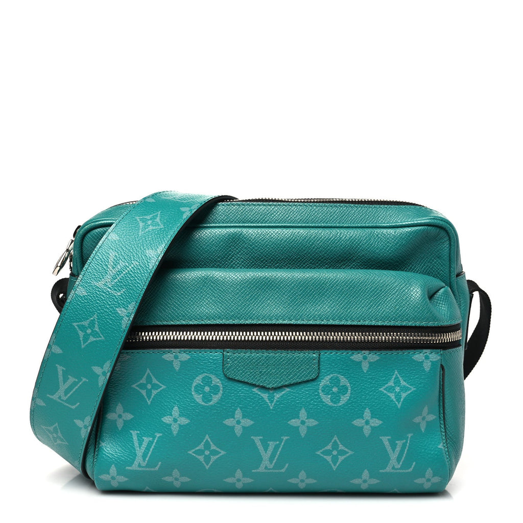 Taiga Monogram Outdoor Messenger Vert