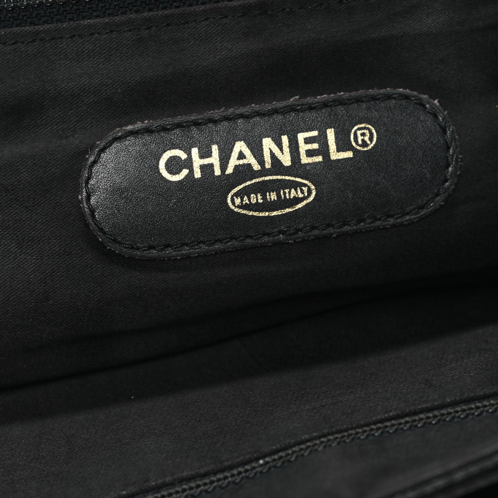 Caviar Flap XL Shoulder Bag Black