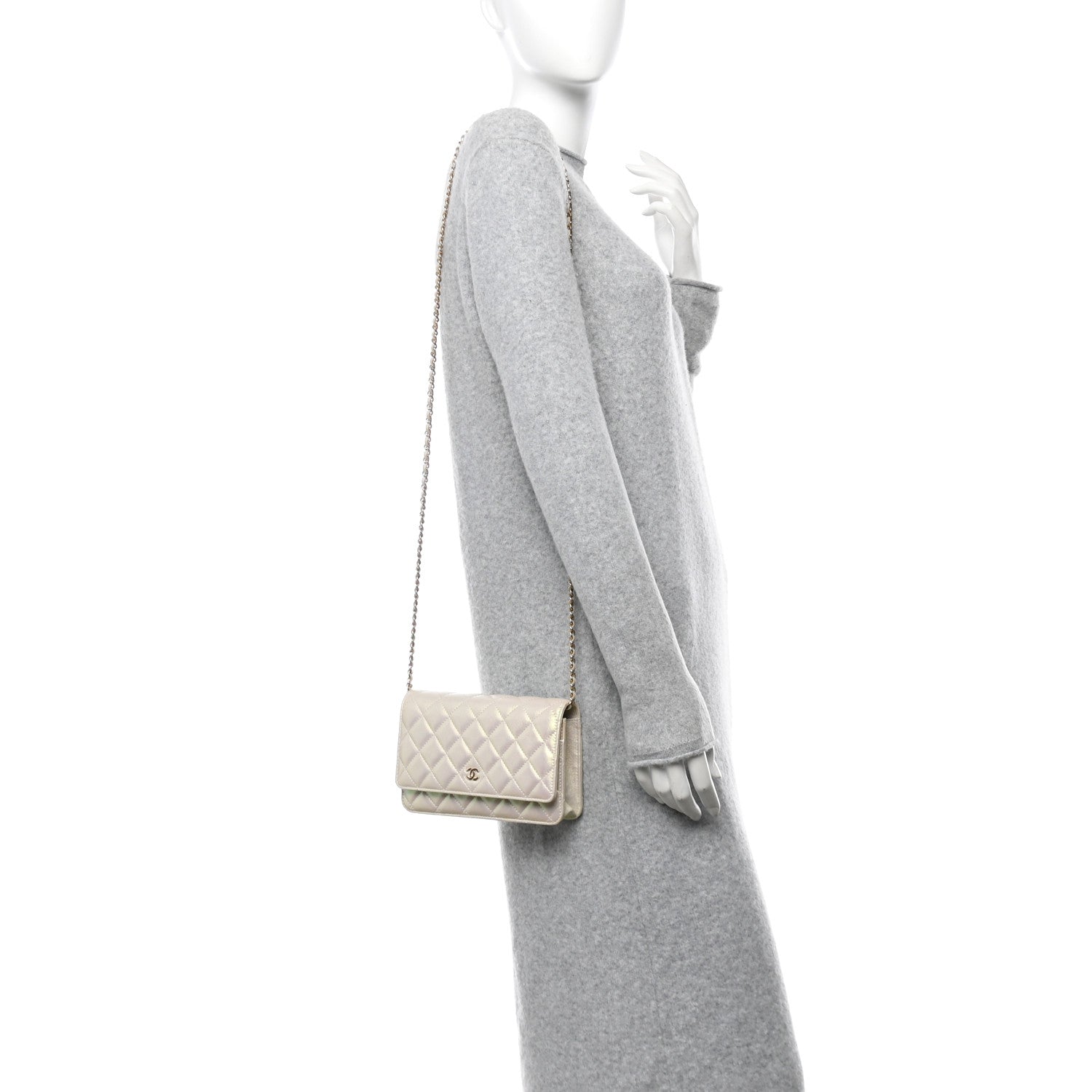 Iridescent Lambskin Quilted Wallet On Chain WOC Ivory