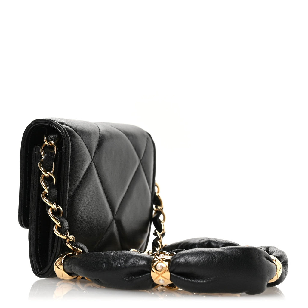 Lambskin Pearl Quilted CC Flap  Holder With Chain  Black