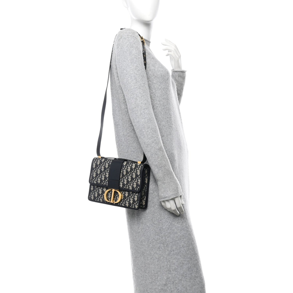 Oblique 30 Montaigne Flap Bag Blue