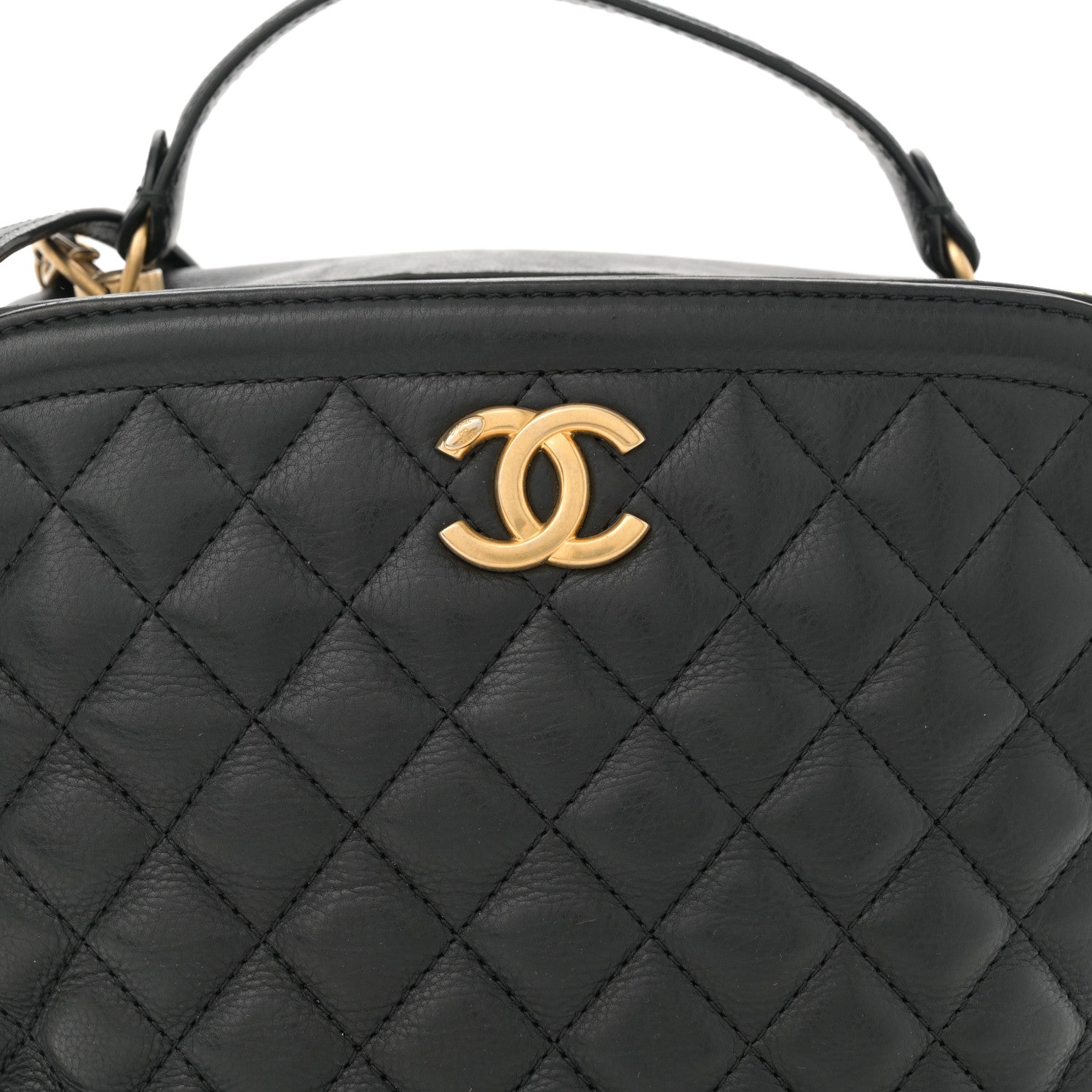 Calfskin Quilted CC Medium Vanity Case Black