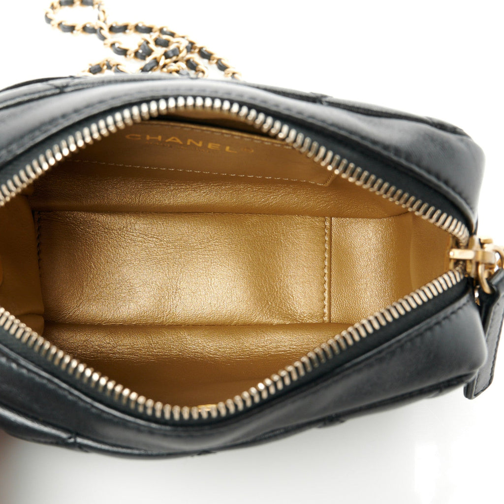 Lambskin Quilted CC Pearl Crush Camera Case Black