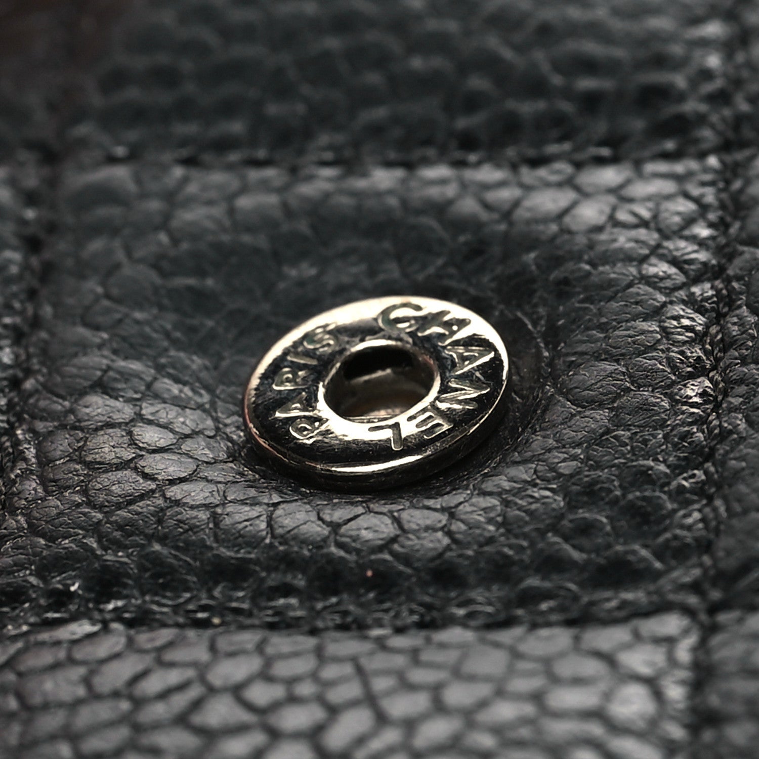 Caviar Quilted Wallet on Chain WOC Black