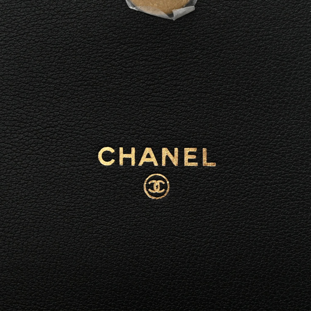 Patent Quilted Chain Around Heart Wallet On Chain WOC Black