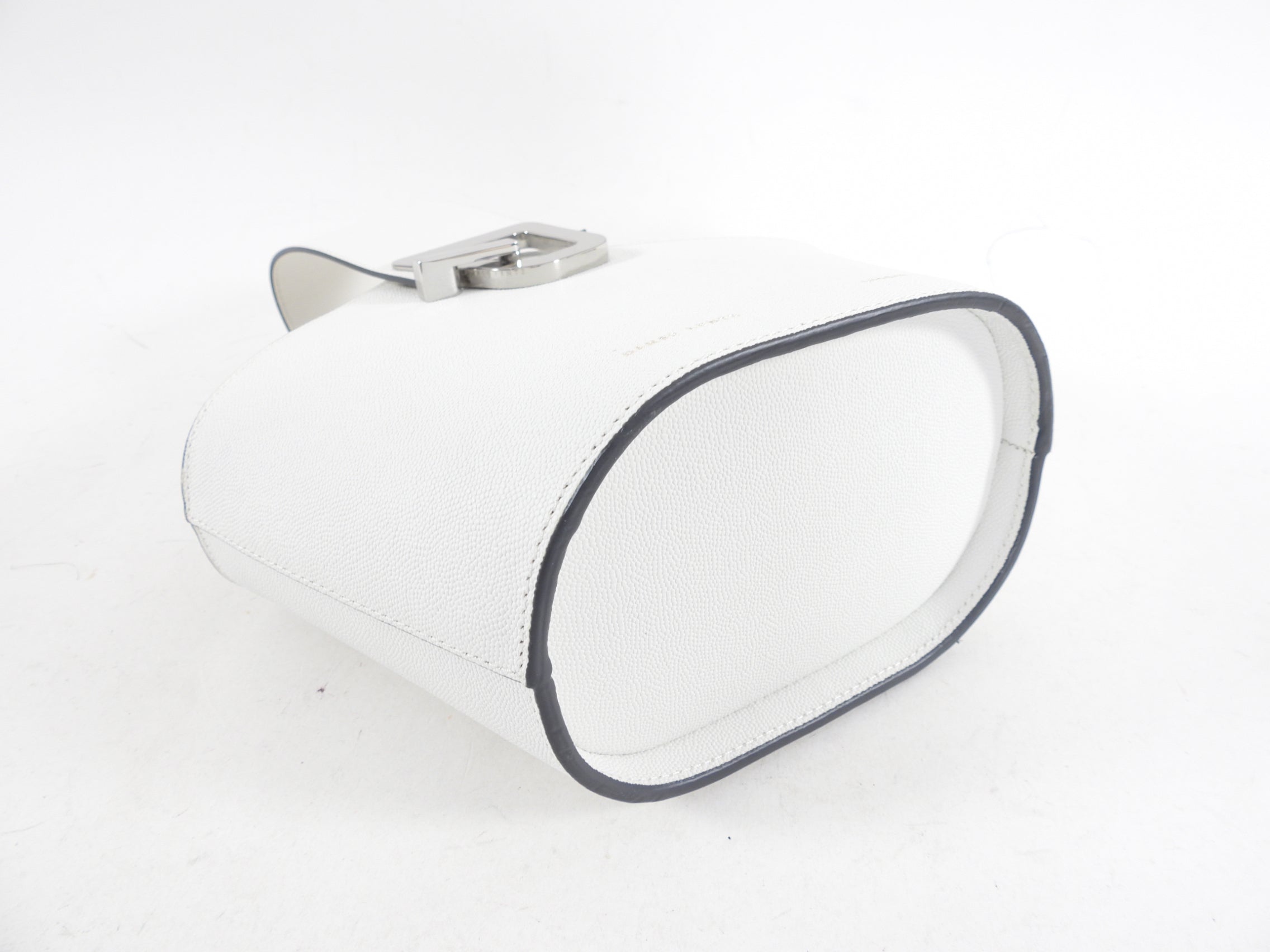 Danse Lente White Johnny Bag