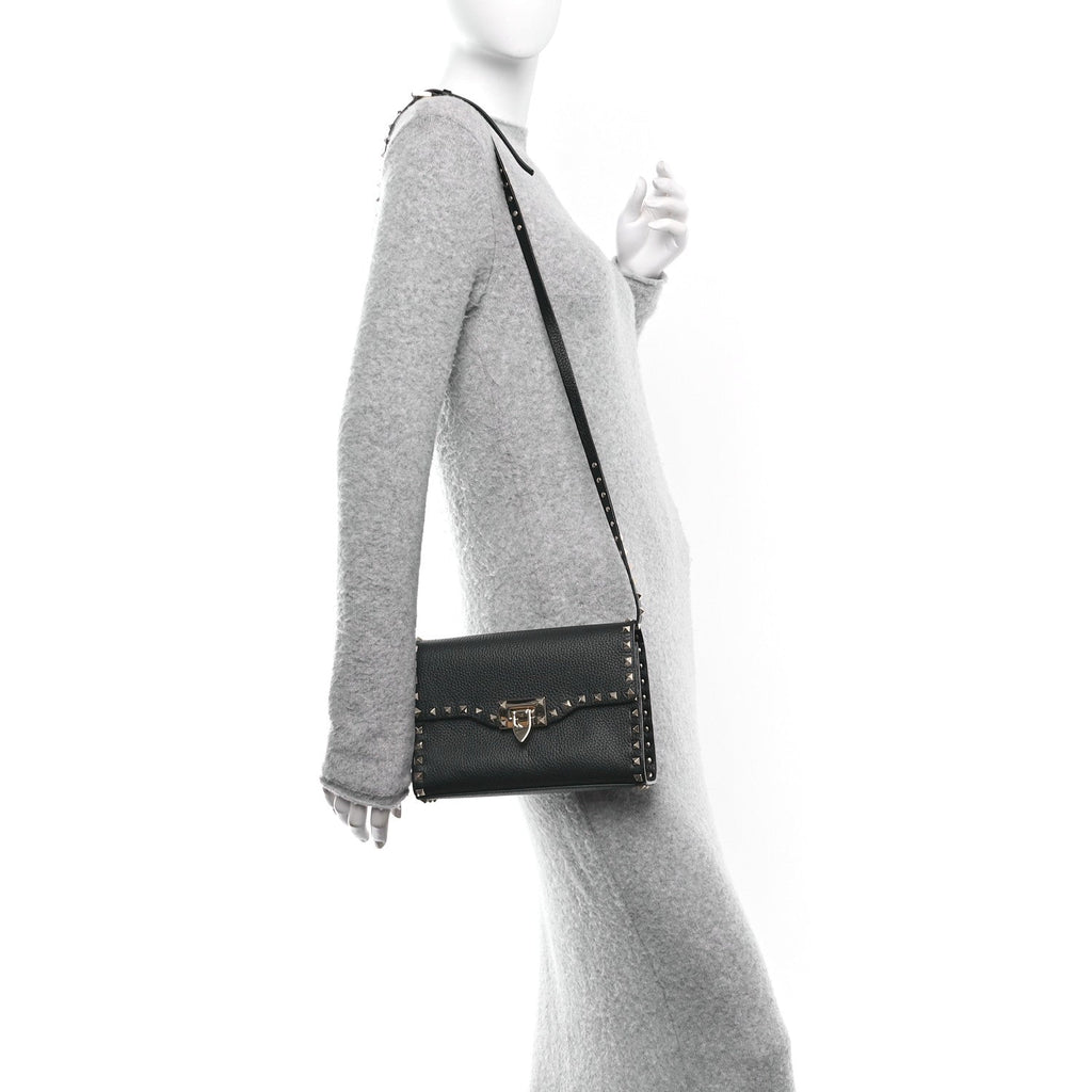 Pebbled Calfskin Medium Rockstud Flip Lock Crossbody Bag Black