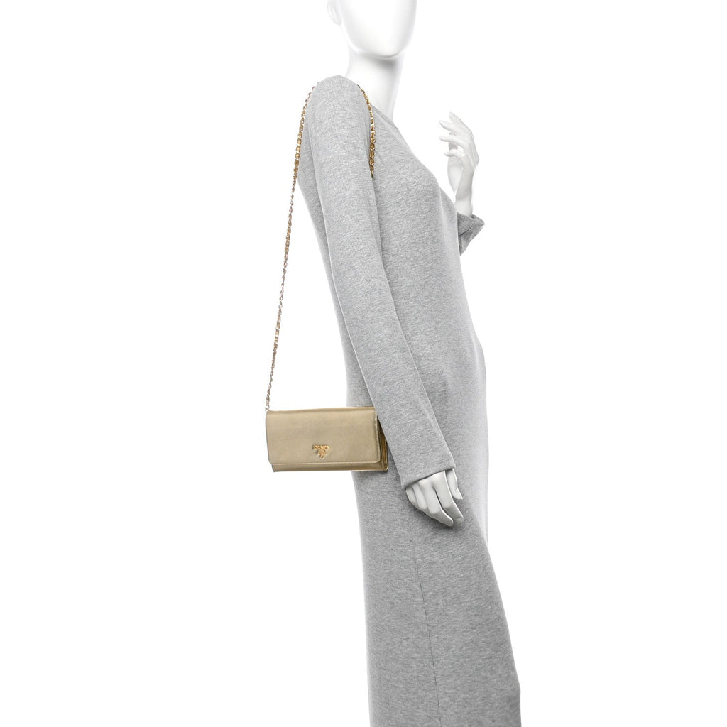 Saffiano Metal Oro Chain Wallet Platino