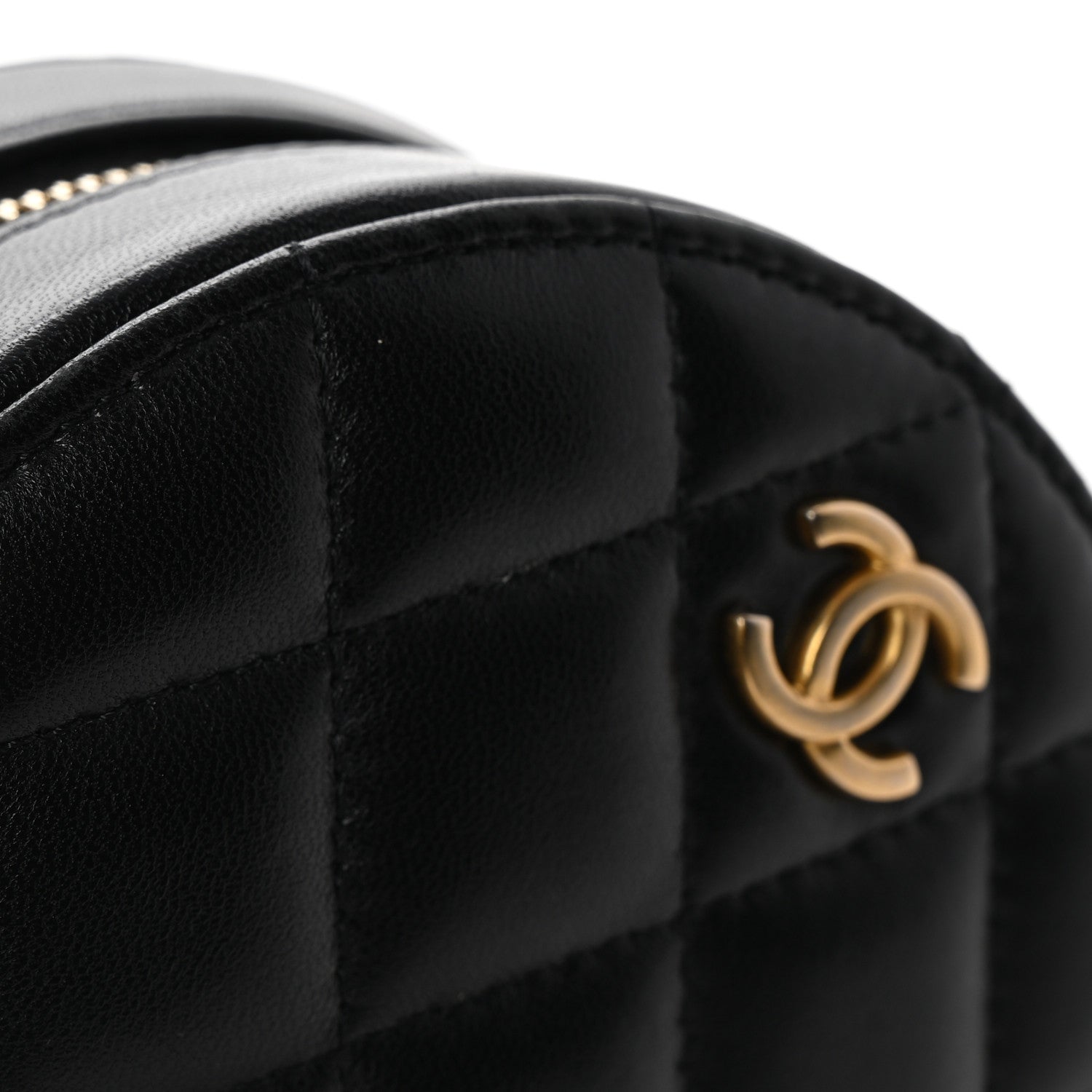 Lambskin Quilted Romance Round Clutch With Chain Black