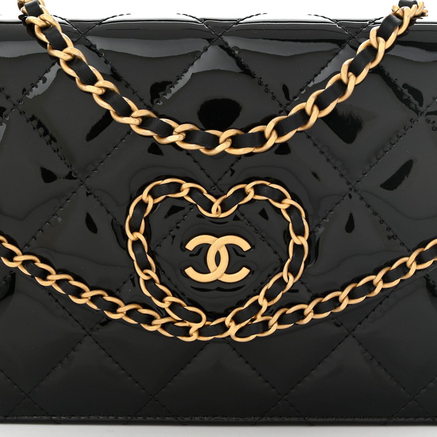 Patent Quilted Chain Around Heart Wallet On Chain WOC Black