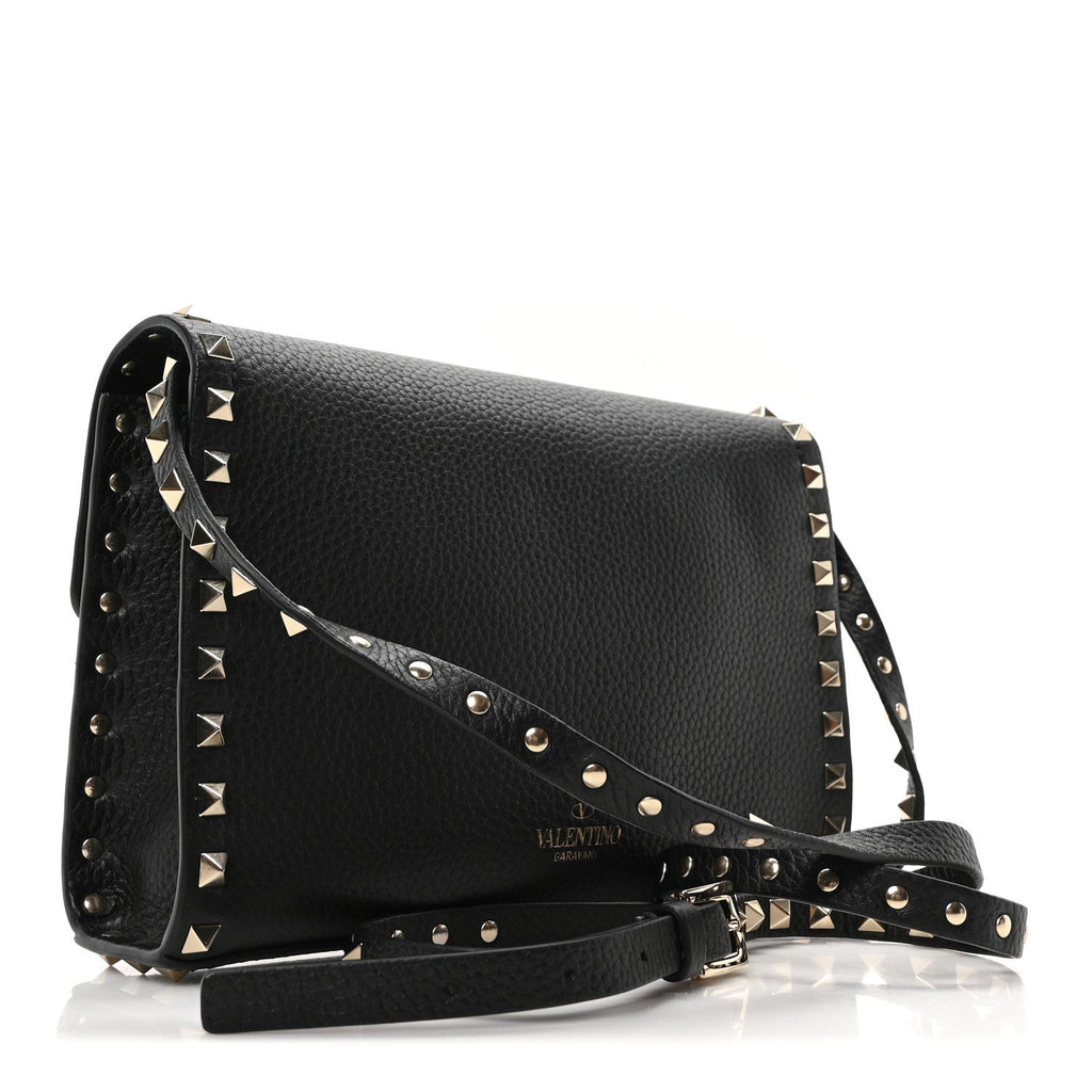 Pebbled Calfskin Medium Rockstud Flip Lock Crossbody Bag Black